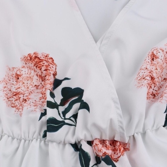 💥 CLEARANCE Long Sleeve Floral Surplice Romper - Picture 2 of 7